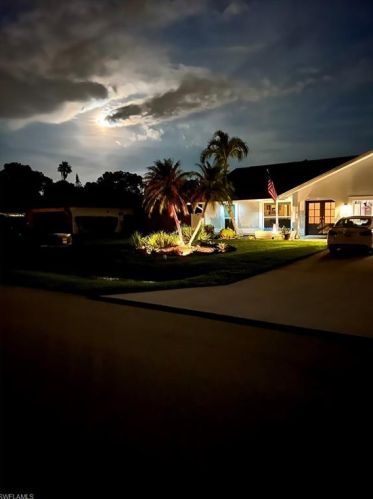 124 Willowick Dr, Naples FL 34110-1361 exterior