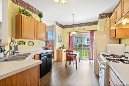 1718 Fieldstone Dr, Joliet IL 60404-8111 exterior