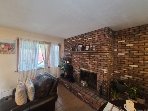 28 Silo Ln, Middletown NY 10940-2603 exterior