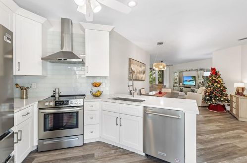 3730 Fieldstone Blvd, Naples, FL 34109-0728