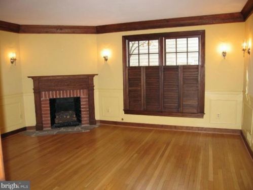 6800 Baron Rd, Mc Lean VA  22101-2909 exterior