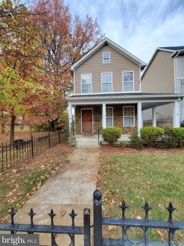 4306 Hayes St, Washington DC  20019-8057 exterior