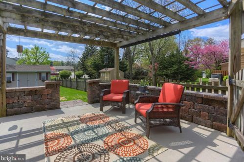 181 Primrose Ln, Hanover PA 17331-5211 exterior