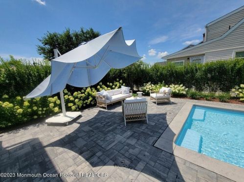 400 Newark Ave, Point Pleasant Beach NJ 08742-4141 exterior