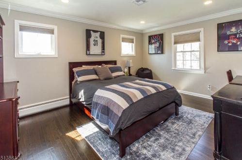 3 Marion Ln, Scotch Plains NJ 07076-2924 exterior