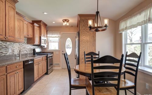 12 Sheldon Pl, Commack NY 11725-3237 exterior