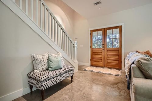 2907 Edgewater Dr, Austin TX  78733-1016 exterior