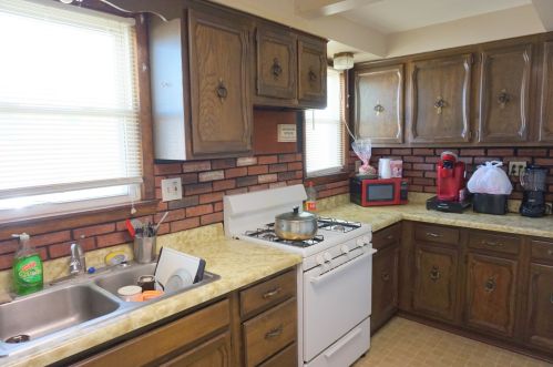 826 Raynor Ave, Joliet IL 60436-2027 exterior