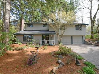 2893 Timberline Dr, Eugene, OR 97405-1261