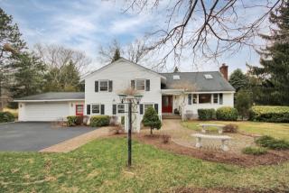 55 Green Valley Dr, Warren, NJ 07059-7103