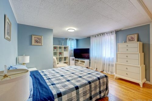 108 Hickory Hl Rd, New Britain CT 06052-1009 exterior