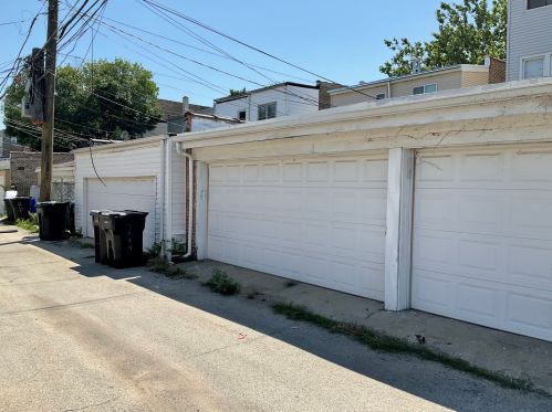 7915 Rhodes Ave, Chicago IL 60619-3020 exterior