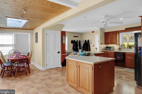 886 Vaughn Rd, Pottstown PA exterior