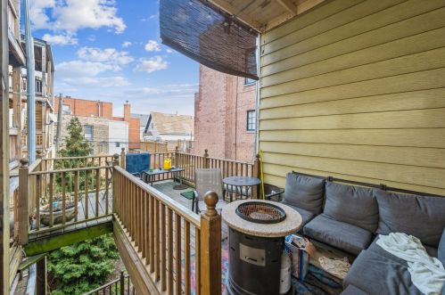 3355 Lakewood Ave, Chicago IL 60657-1444 exterior