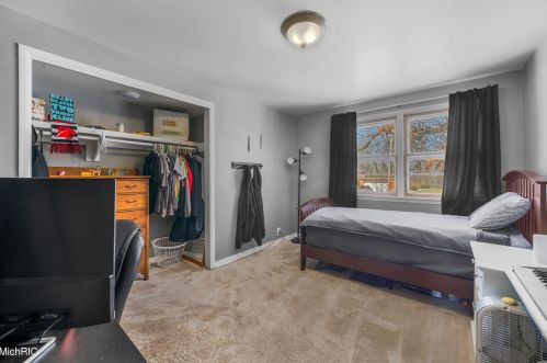 4979 Bluff Dr, Grand Rapids MI 49525-1201 exterior