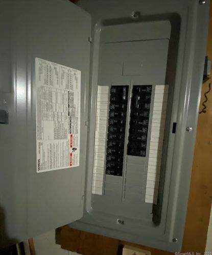 441 Main St, Manchester CT  06042-1995 exterior