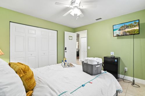 1226 7 St, Boynton Beach FL 33426-2921 exterior