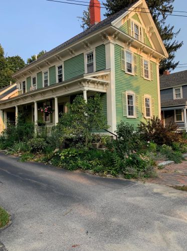 153 Locust St, Dover NH 03820-4008 exterior