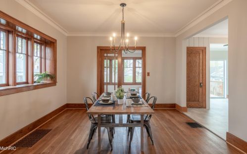 146 Travis St, Grand Rapids MI 49505-4638 exterior