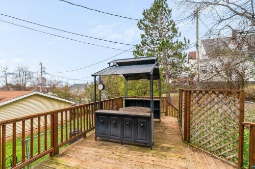 323 8th Ave, Duluth MN 55802-2606 exterior