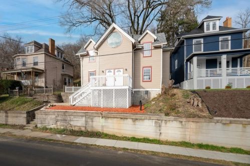 24 Fountain St, Pittsburgh, PA 15205-3330