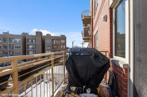 4950 Western Ave, Chicago IL  60625-1922 exterior