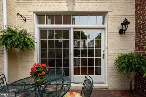 1201 Wilkes St, Alexandria VA 22314-5907 exterior