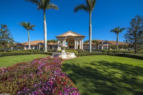 5706 Lago Villaggio Way, Naples FL 34104-5740 exterior