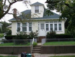 22 Auburn St, Newton, MA 02465-2205