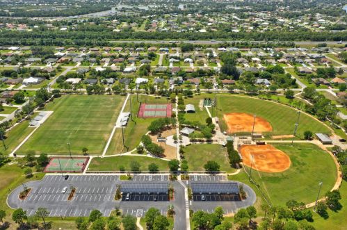 2885 Eagle Dr, Fort Pierce FL 34951-2374 exterior