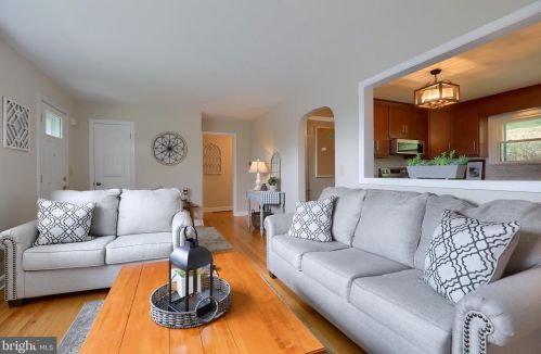 2515 Chestnut Ridge Dr, Lancaster PA  17601-1936 exterior