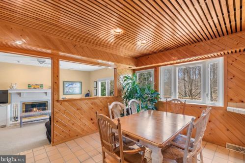 3738 Levy Ln, Huntingdon Valley PA 19006-3108 exterior