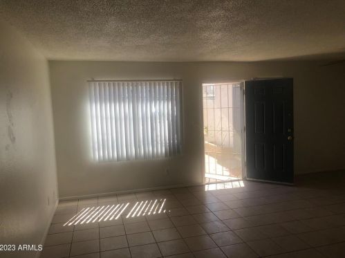 5256 42nd Ln, Phoenix AZ  85019-2403 exterior