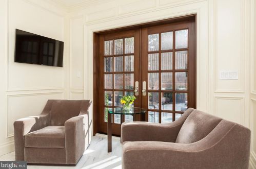 2446 Kalorama Rd, Washington DC 20008-1625 exterior