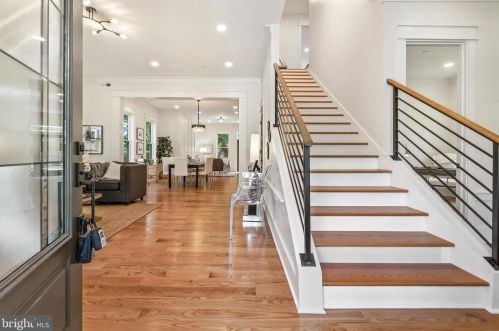 102 Ritchie Ave, Silver Spring MD  20910-5112 exterior