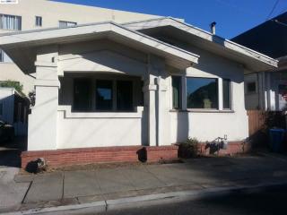 1426 Willow St, Alameda, CA 94501-2723