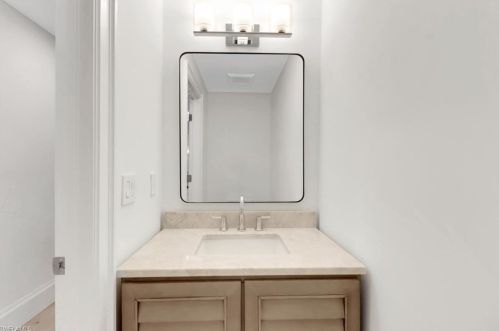 2900 Crayton Rd, Naples FL 34103-3532 exterior