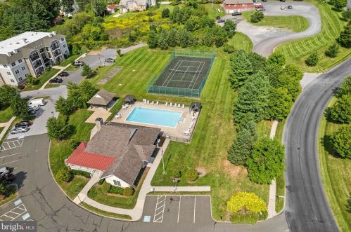 116 Bucktown Xing, Pottstown PA  19465-7760 exterior