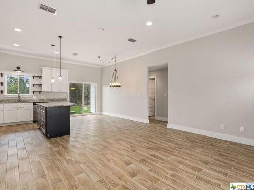 141 Lakeview, Spring Branch TX 78070-5398 exterior