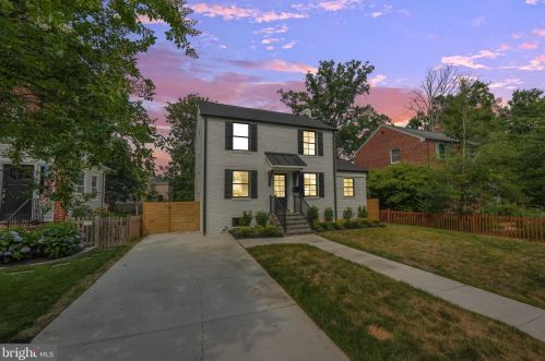 1505 Crestwood Dr, Alexandria VA  22302-2303 exterior