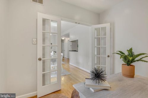 1619 R St, Washington DC  20009-6441 exterior