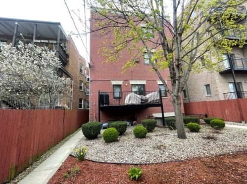 4447 Indiana Ave, Chicago IL 60653-4664 exterior