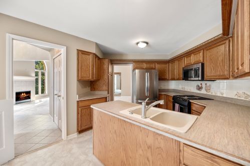 52064 Southview Rdg, Macomb Township MI 48042-1120 exterior