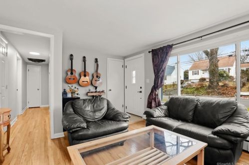 5 Sention Ave, Norwalk, CT 06850-3207