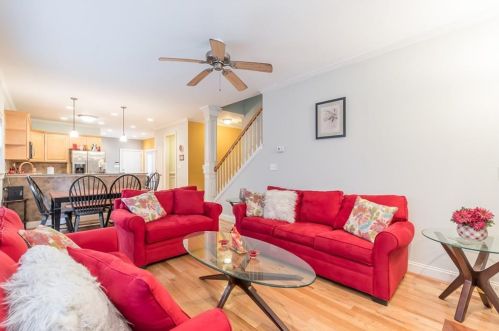 1758 Marietta Rd, Atlanta GA 30318-2735 exterior