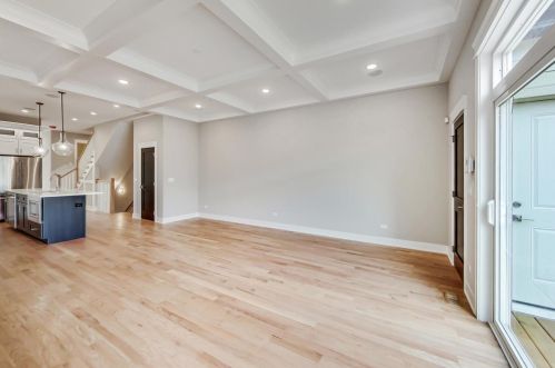 6346 Kenwood Ave, Chicago IL 60619-1427 exterior