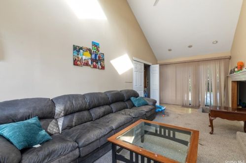 23 Fenwood Rd, Huntington Station NY 11746-2123 exterior