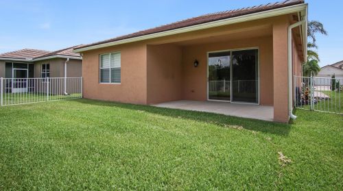 9979 Stonegate Dr, Fort Pierce FL 34987-2423 exterior