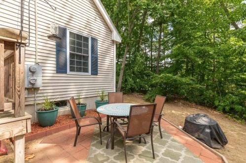 19 Violette Ln, Seabrook NH 03874-4557 exterior