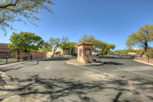 6580 Calle Sin Nombre, Tucson AZ  85718-2078 exterior